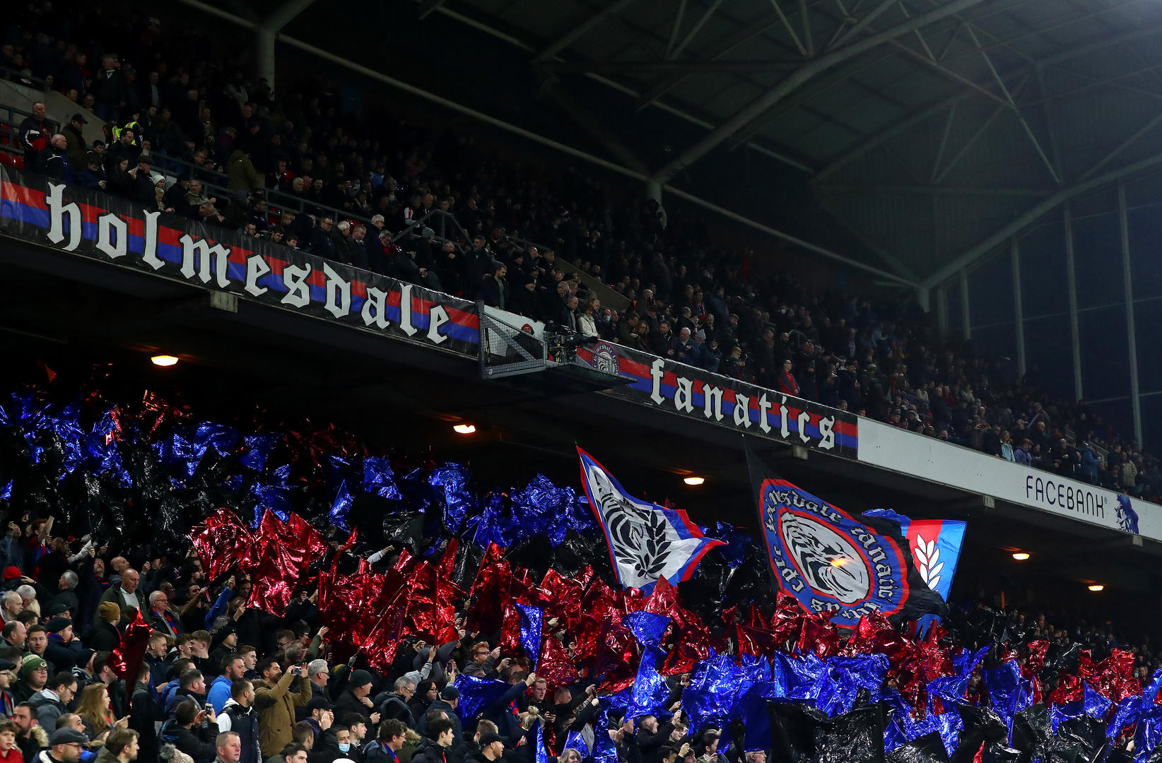 在尺度上的 在尺度上的